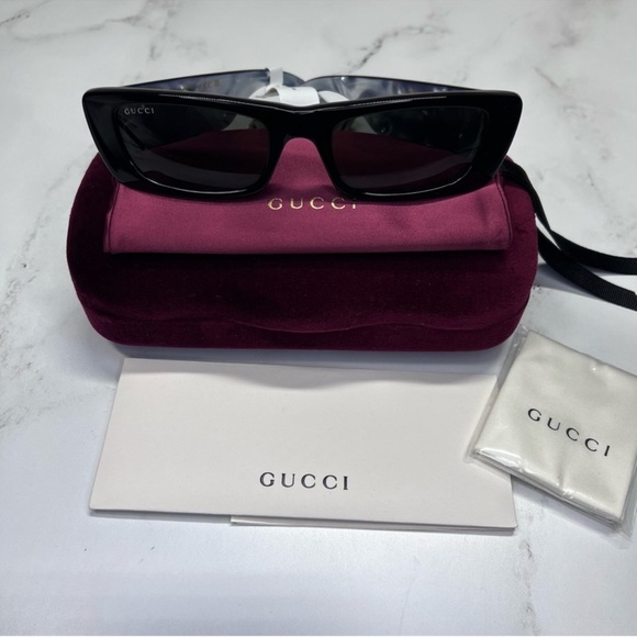 Gucci GG0516S Shiny Bilayer Black White Mother Of Pearl Sunglasses main image 9